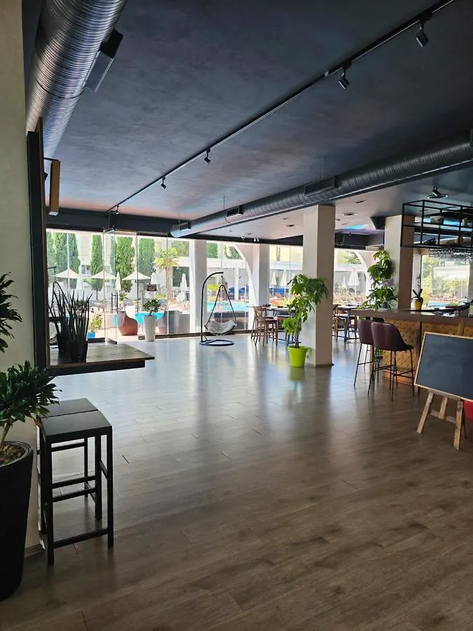 ***  Sunborn Hotel Golem  Αλβανία