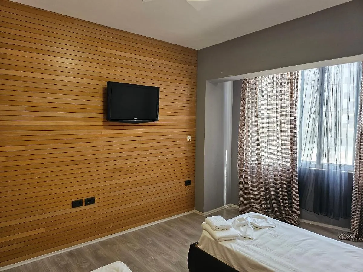 Sunborn Hotel Голем