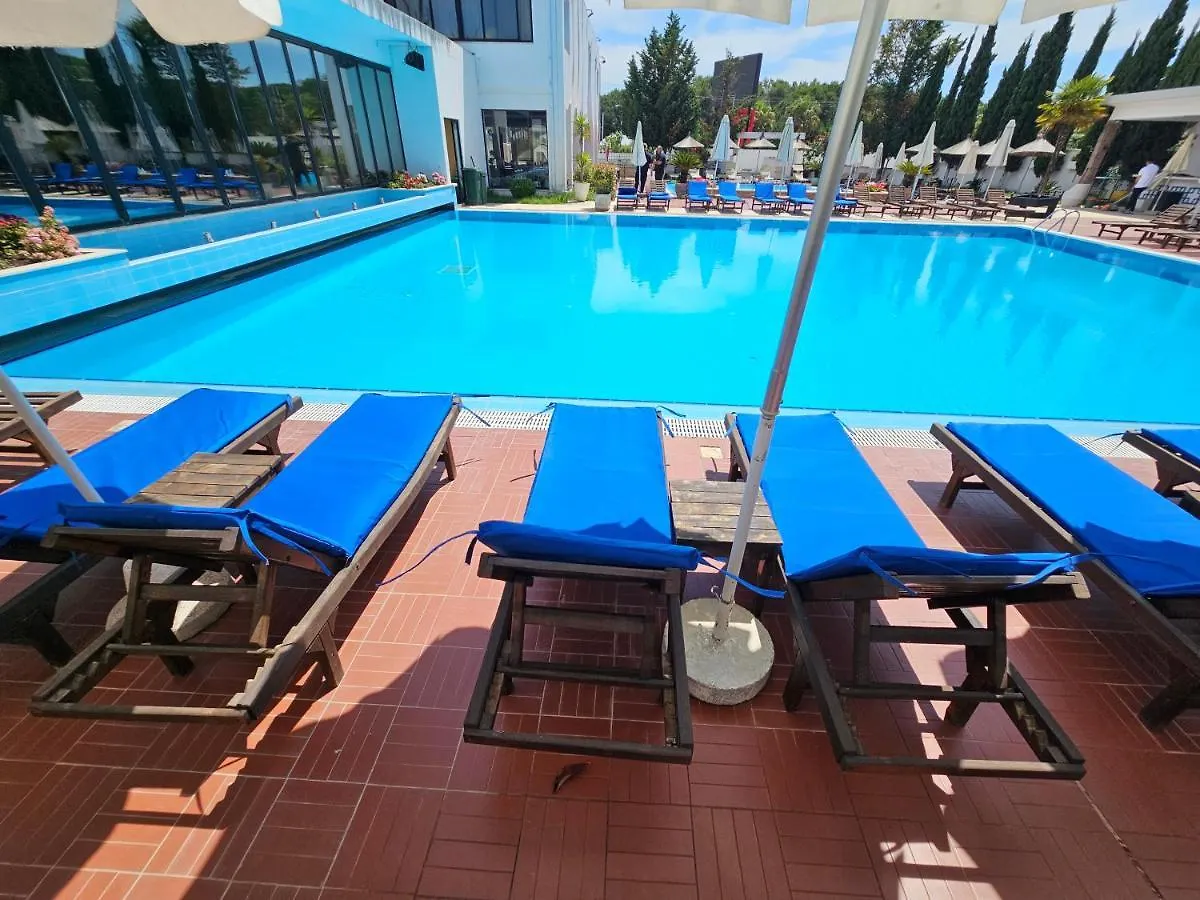 Sunborn Hotel Голем