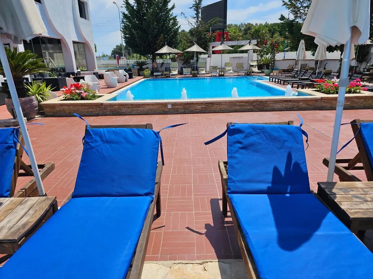 Sunborn Hotel Голем